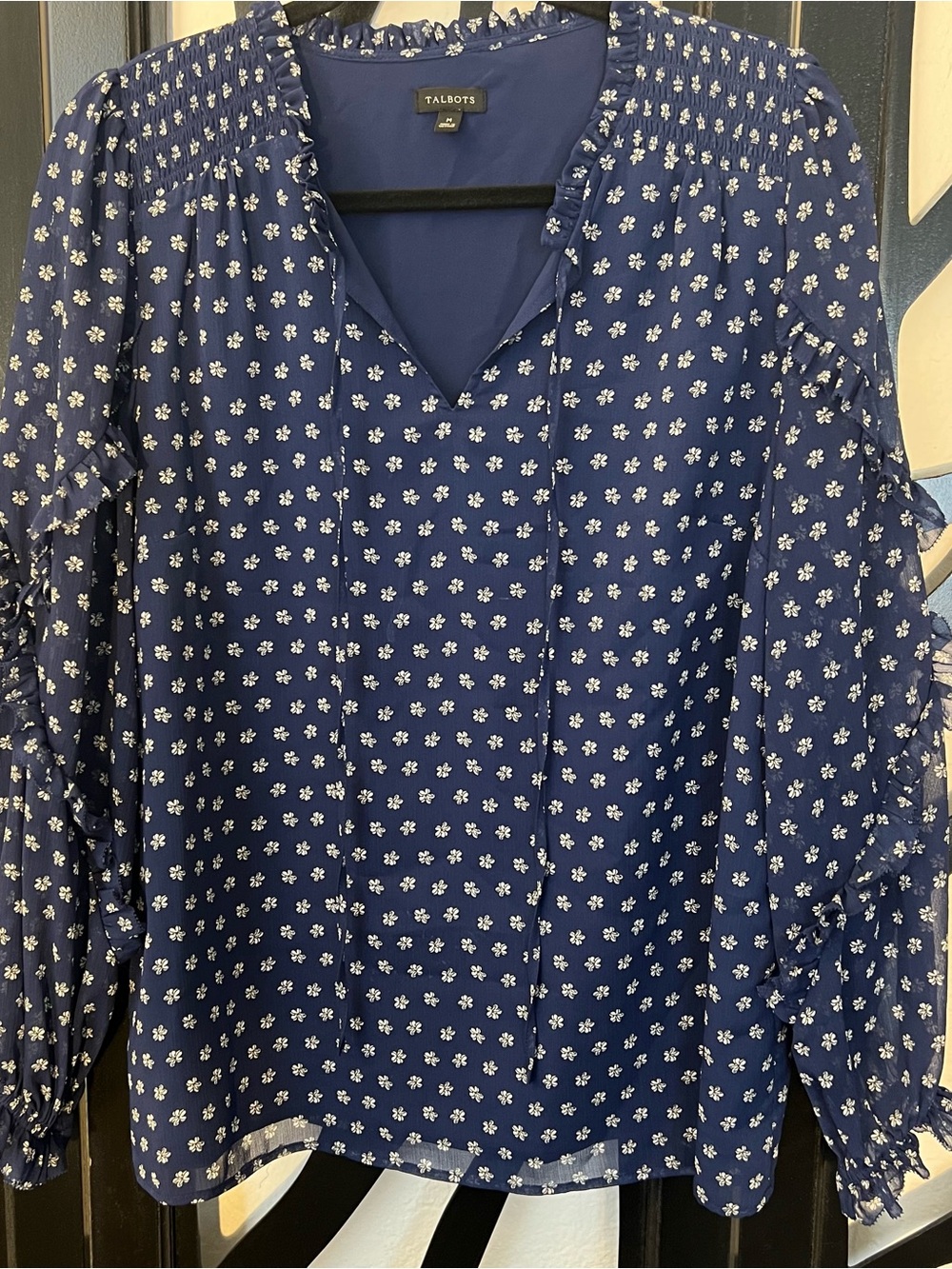 Talbots Smocked Shoulder Tie-Neck Floral Print Blouse Top Ruffled Sleeves M